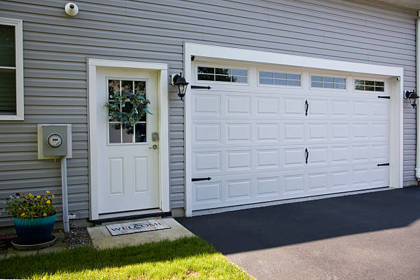 24/7 Emergency Garage Door Panel Replacement experts in Haskins, OH